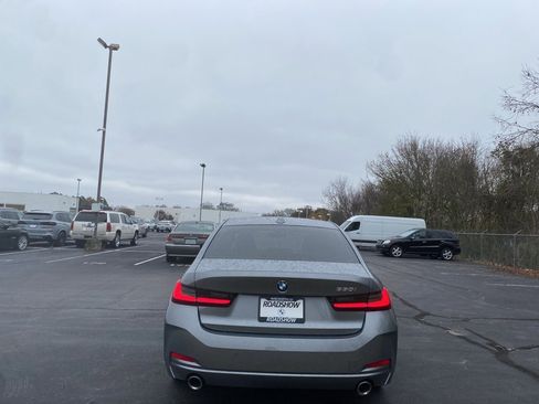 Used 2023 BMW 330i Sedan w/ Premium Package image 4