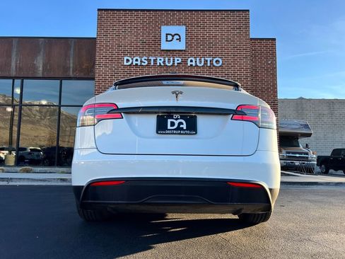 Used 2022 Tesla Model X image 5