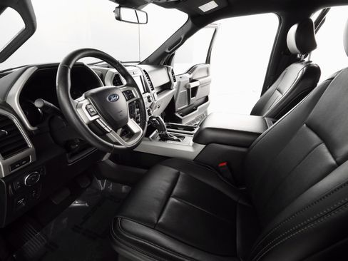 Used 2019 Ford F150 Lariat image 11