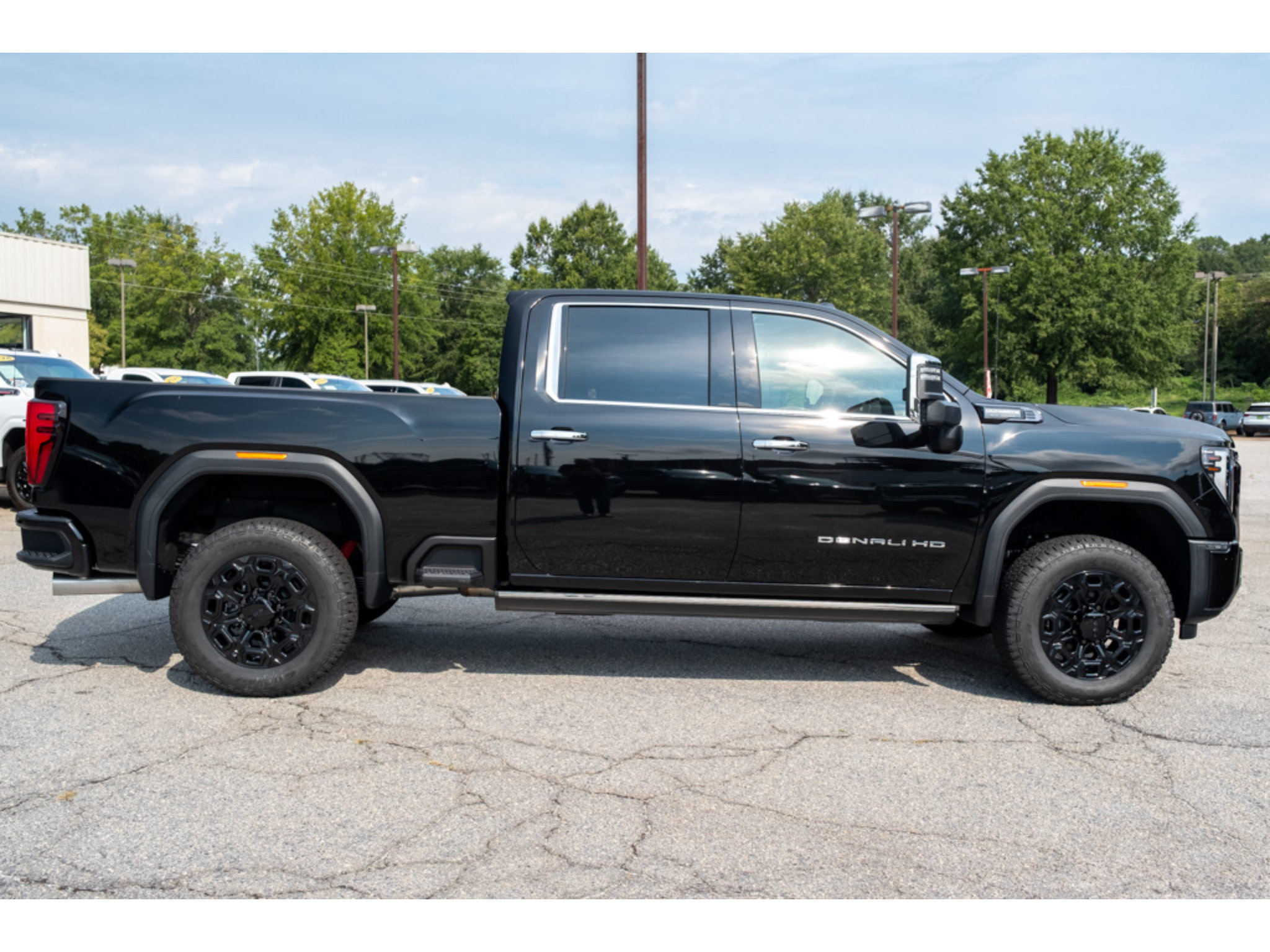 New 2026 GMC Sierra 2500 Denali Ultimate w/ LPO, Black Badging Package AWD/4WD image 9