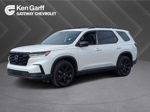 Used 2025 Honda Pilot Black Edition image 1