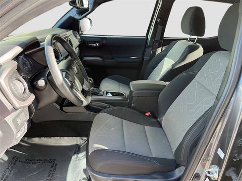 Used 2020 Toyota Tacoma TRD Off-Road image 20