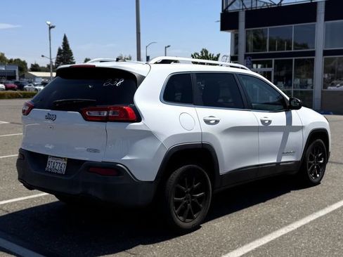Used 2015 Jeep Cherokee Latitude FWD image 5