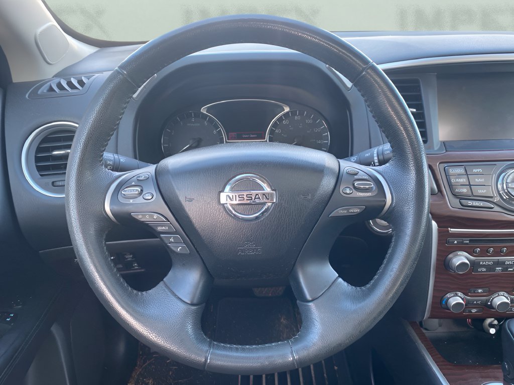 Used 2017 Nissan Pathfinder Platinum FWD image 11