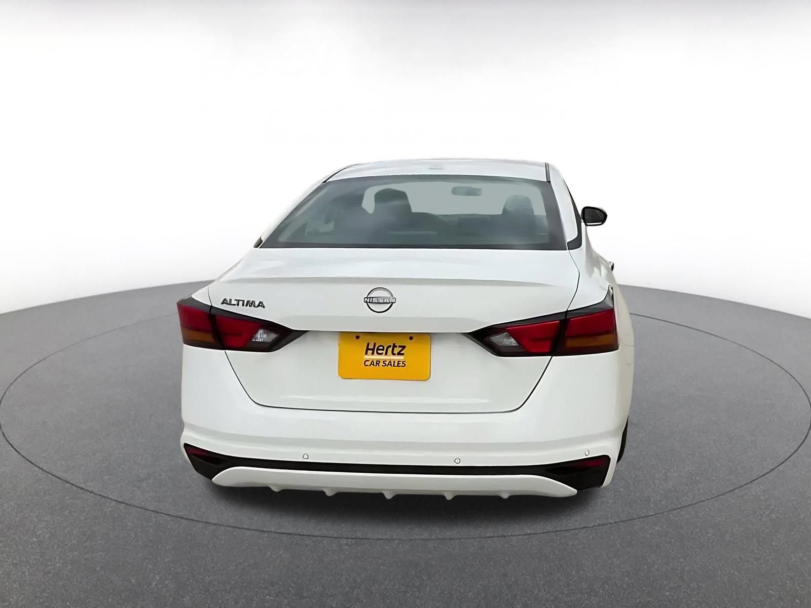 Used 2025 Nissan Altima 2.5 SV FWD image 12