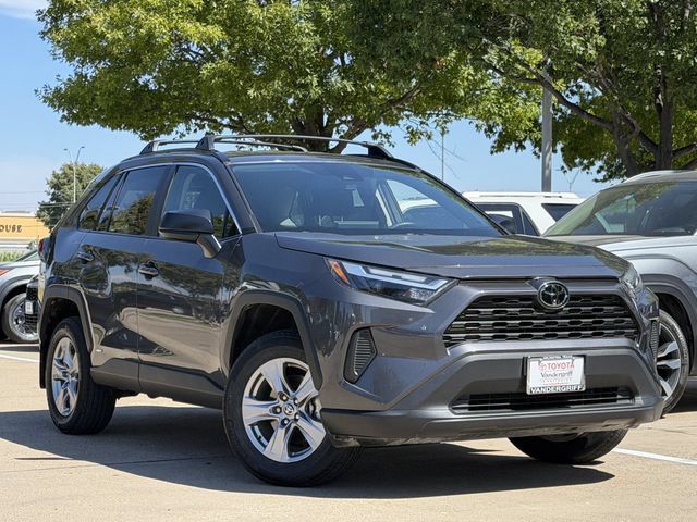 Used 2025 Toyota RAV4 LE AWD/4WD image 2