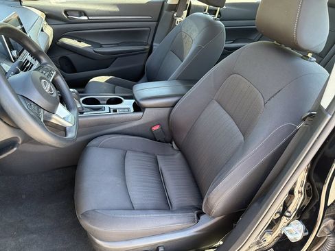 Used 2024 Nissan Altima 2.5 SV AWD/4WD image 15