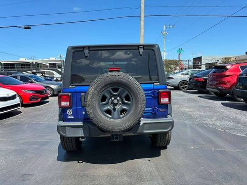 Used 2018 Jeep Wrangler Unlimited Sport AWD/4WD image 2