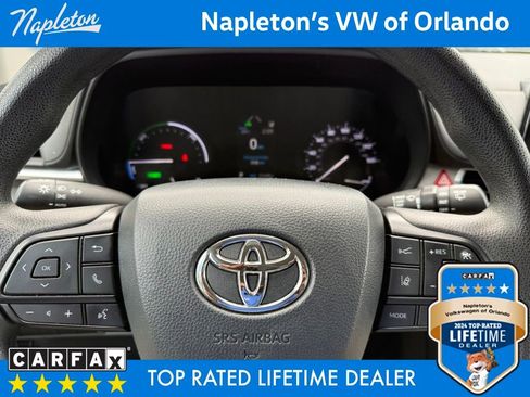 Used 2024 Toyota Sienna LE image 20