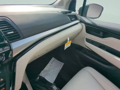 New 2026 Honda Odyssey Touring image 17