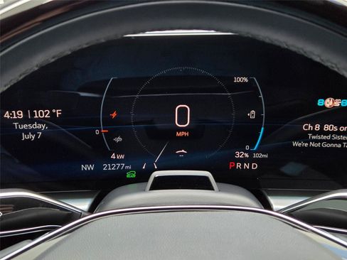 Used 2024 Cadillac Lyriq Luxury RWD image 16
