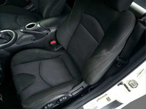 Used 2016 Nissan 370Z NISMO image 37