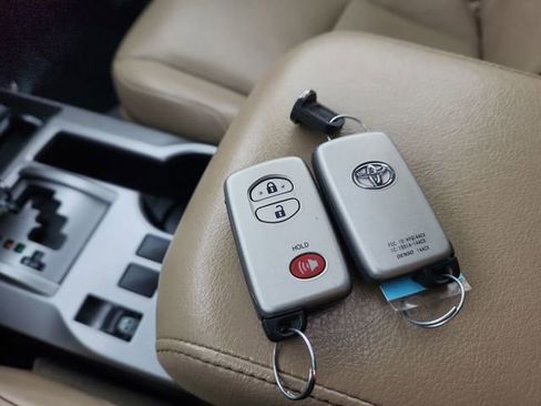 Used 2016 Toyota 4Runner Limited image 49