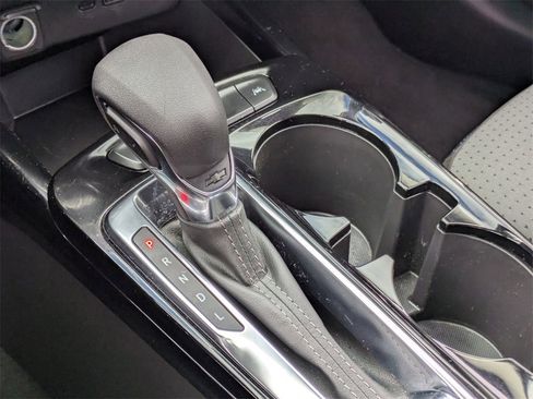 Used 2025 Chevrolet Trax LT w/ LT Convenience Package image 23