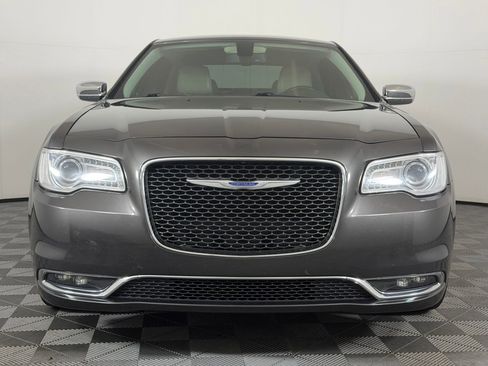 Used 2019 Chrysler 300 Limited RWD image 6
