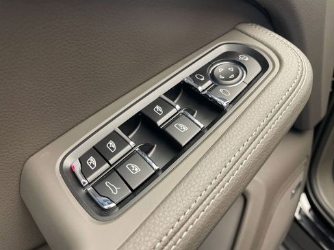 New 2026 Porsche Macan image 21