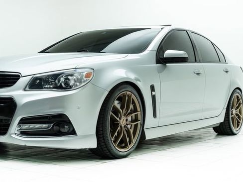 Used 2015 Chevrolet SS image 9