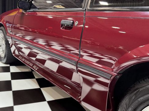 Used 1989 Ford Mustang GT image 28