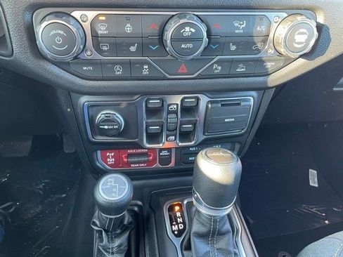 New 2026 Jeep Gladiator Sport AWD/4WD image 15