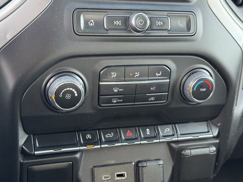 Used 2021 Chevrolet Silverado 1500 Custom image 9