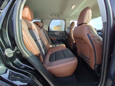 Used 2025 Ford Bronco Sport Outer Banks w/ Outer Banks Tech Package+ image 32