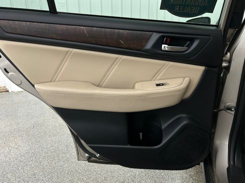 Used 2019 Subaru Outback 2.5i Limited AWD/4WD image 28