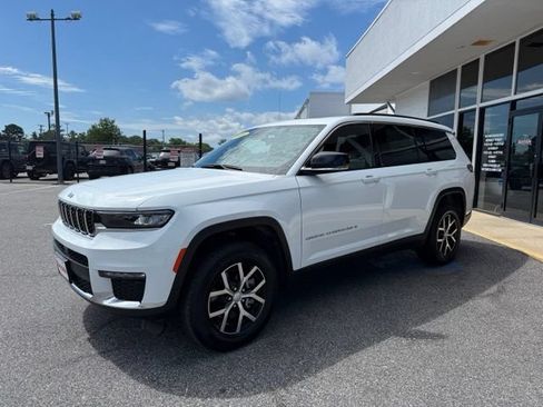 Used 2025 Jeep Grand Cherokee L Limited AWD/4WD image 16