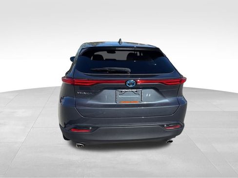 Used 2023 Toyota Venza LE image 4