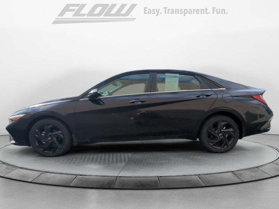 Certified 2026 Hyundai Elantra SEL Sport FWD image 4