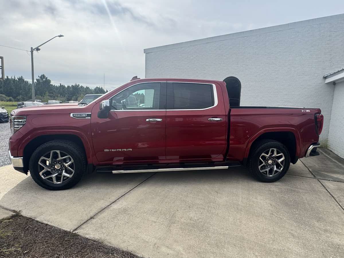 Used 2024 GMC Sierra 1500 SLT w/ SLT Premium Plus Package AWD/4WD image 2