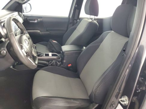 Used 2021 Toyota Tacoma TRD Sport w/ Technology Package image 13