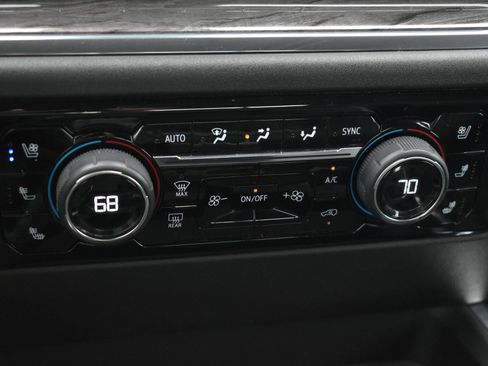 Used 2024 Chevrolet Silverado 2500 LTZ w/ LTZ Plus Package AWD/4WD image 29