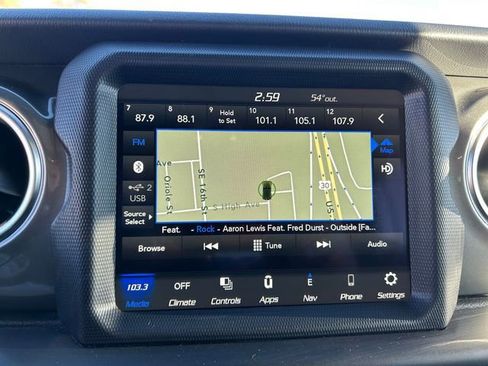 Used 2023 Jeep Wrangler Sahara image 26