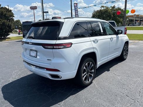 Used 2023 Jeep Grand Cherokee Overland w/ Luxury Tech Group IV image 3