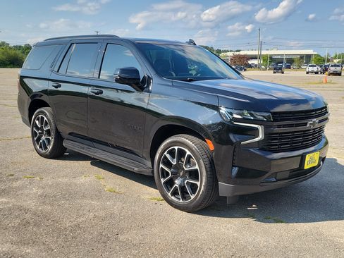 Used 2023 Chevrolet Tahoe RST w/ Sport Performance Package AWD/4WD image 3