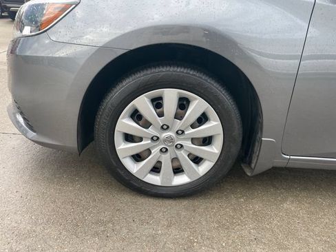 Used 2017 Nissan Sentra SV FWD image 29