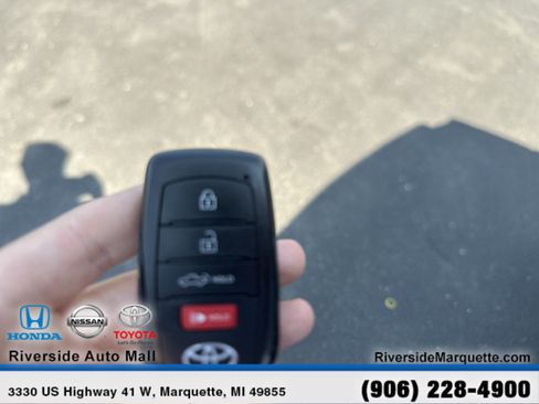 Used 2025 Toyota RAV4 XLE AWD/4WD image 26
