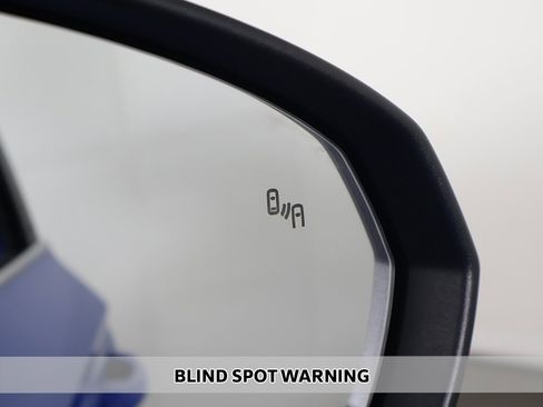 Used 2022 Volkswagen Taos SEL image 5