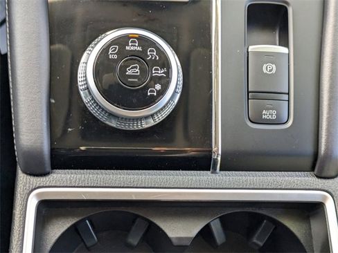 Used 2022 Mitsubishi Outlander SE image 24