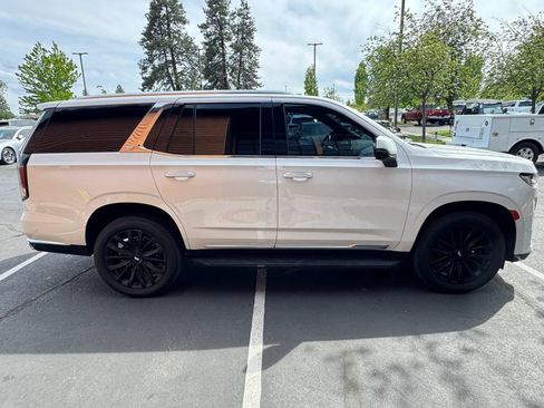 Used 2021 Cadillac Escalade Premium Luxury w/ Performance Package AWD/4WD image 6