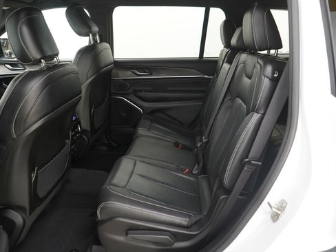 Used 2024 Jeep Grand Cherokee L Overland image 18