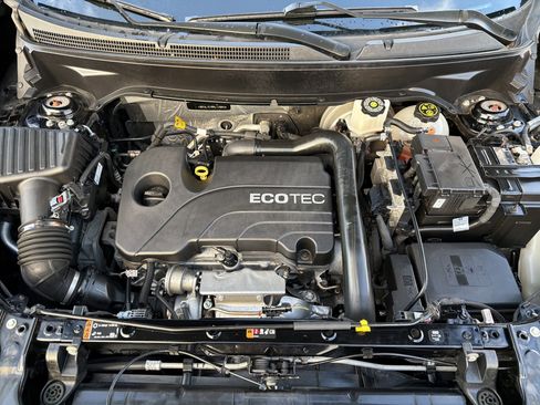 Used 2022 GMC Terrain SLE w/ Driver Convenience Package image 9