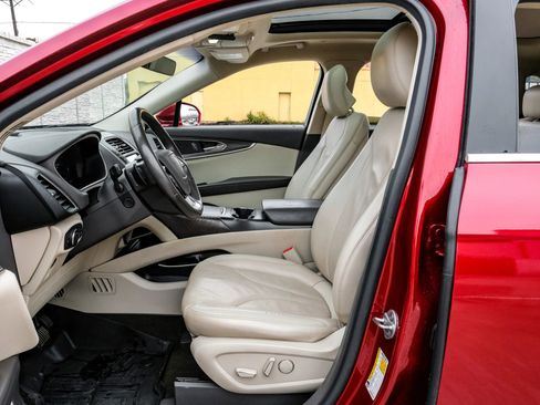 Used 2019 Lincoln Nautilus Reserve image 4