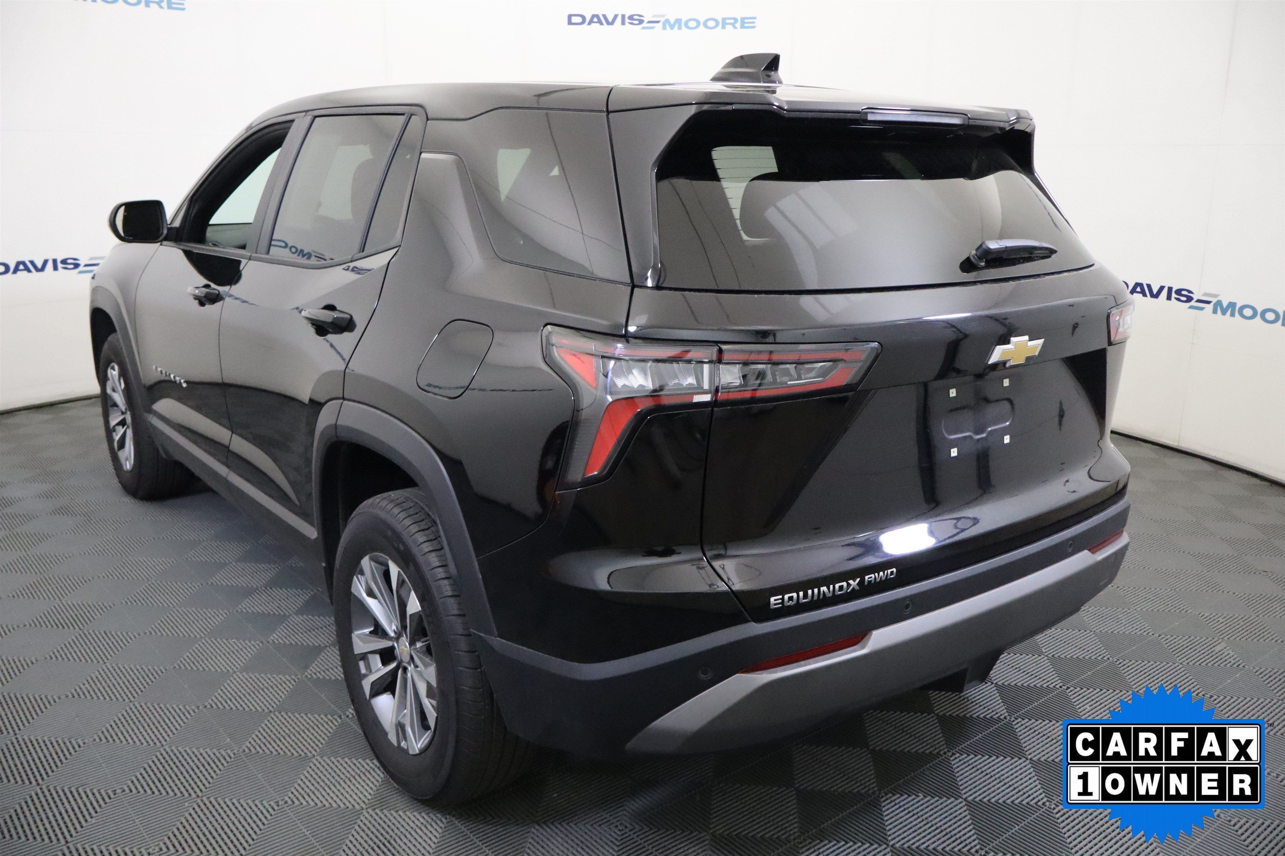 Used 2026 Chevrolet Equinox LT AWD/4WD image 10