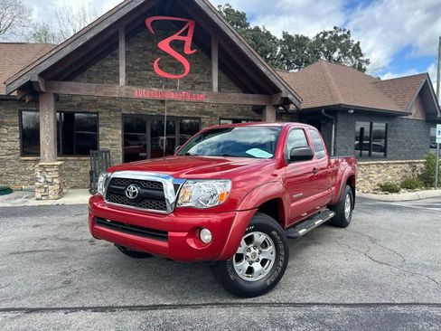 Used 2011 Toyota Tacoma PreRunner w/ TRD Off-Road Pkg image 1