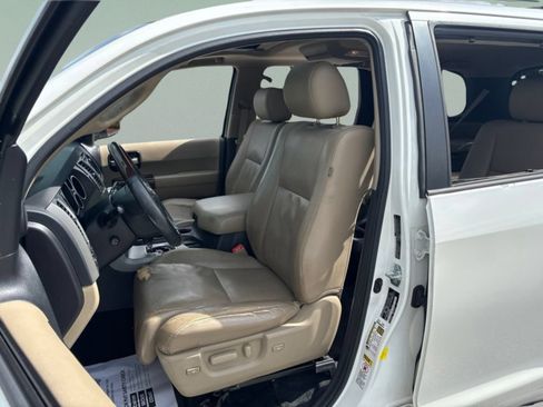 Used 2016 Toyota Sequoia Platinum RWD image 23