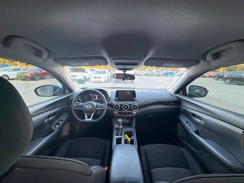 Used 2024 Nissan Sentra SV FWD image 13