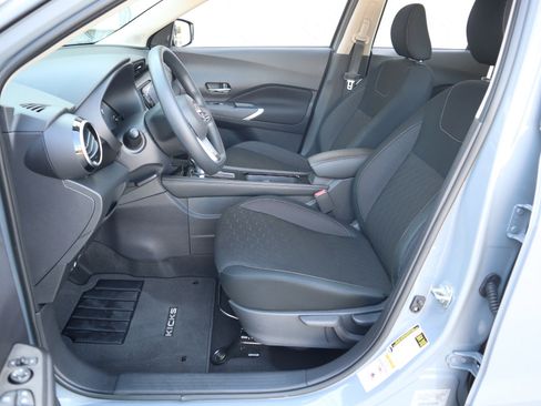 Used 2024 Nissan Kicks SV image 13