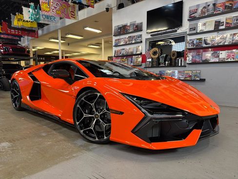 Used 2024 Lamborghini Revuelto image 1