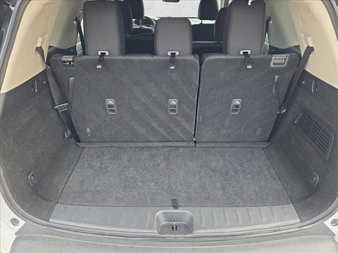 Used 2025 Nissan Pathfinder SV FWD image 6
